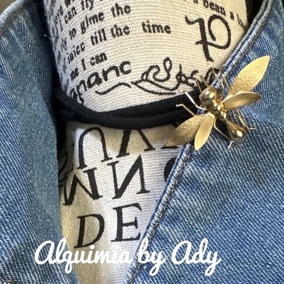 Gold Bee Pendant Necklace/brooch - Picture 3 of 3